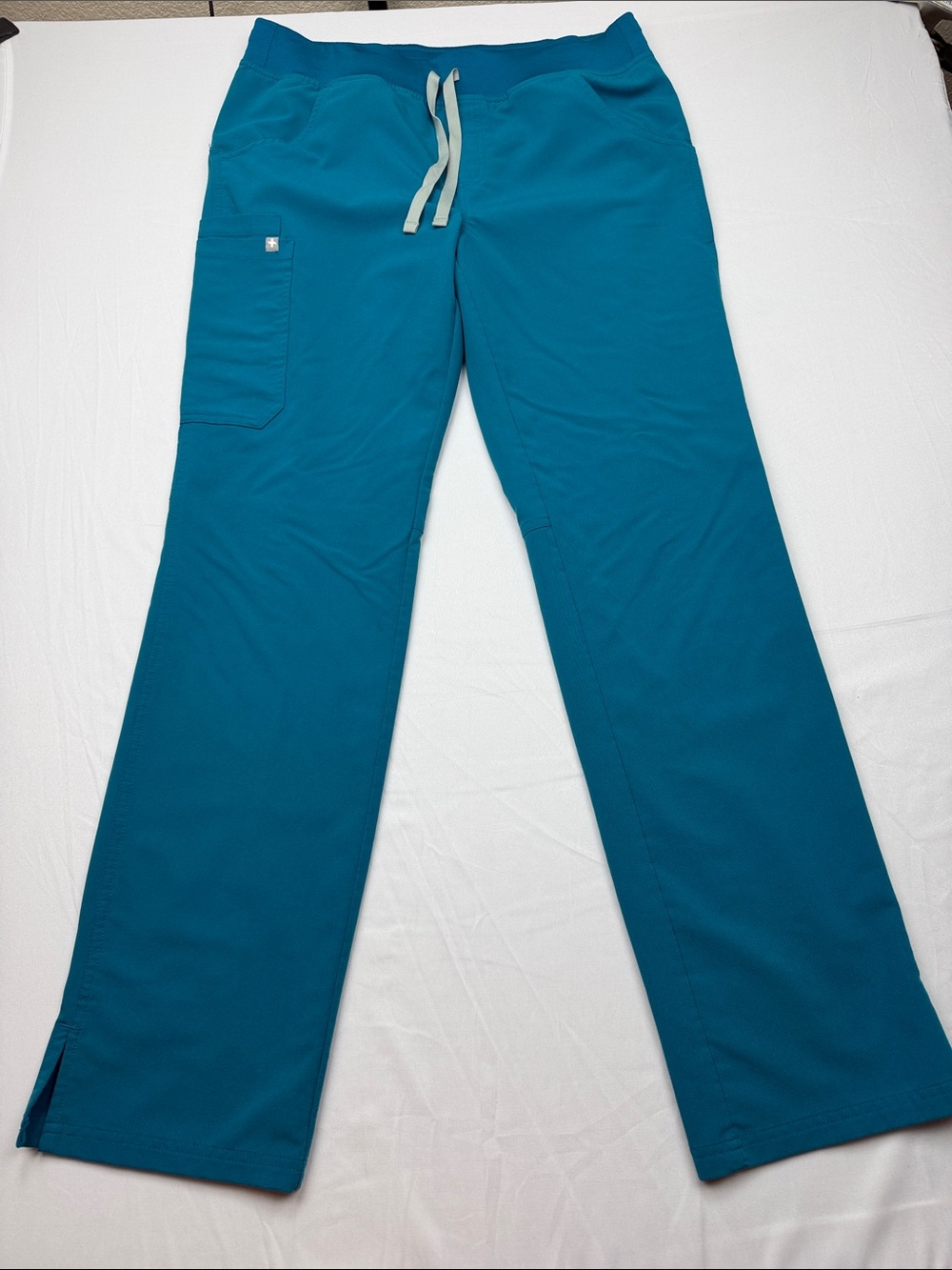 Figs Women's Kade Straight-Leg Cargo Scrub Pant,Teal M/T